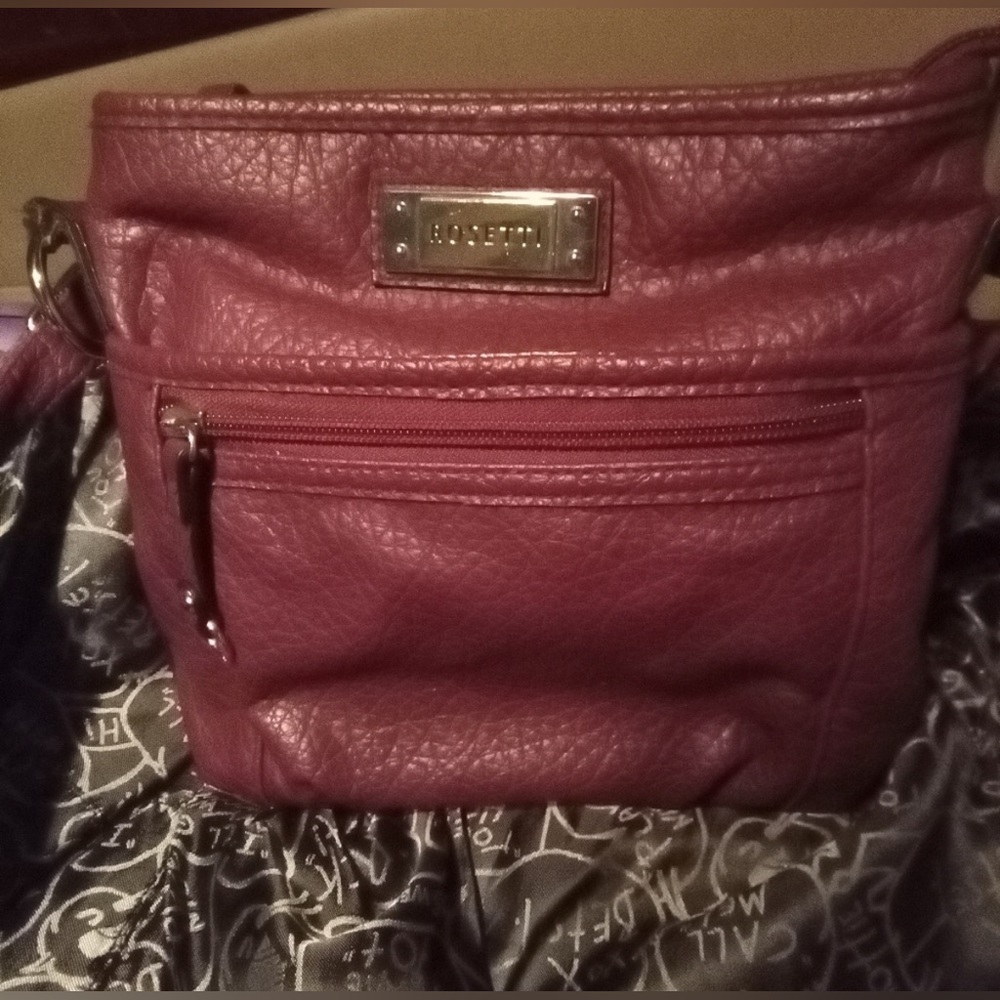 🛑 SOLD on MARKETPLACE 🛑  
Rosetti Plum Shoulder Bag 💗 PRETTY
